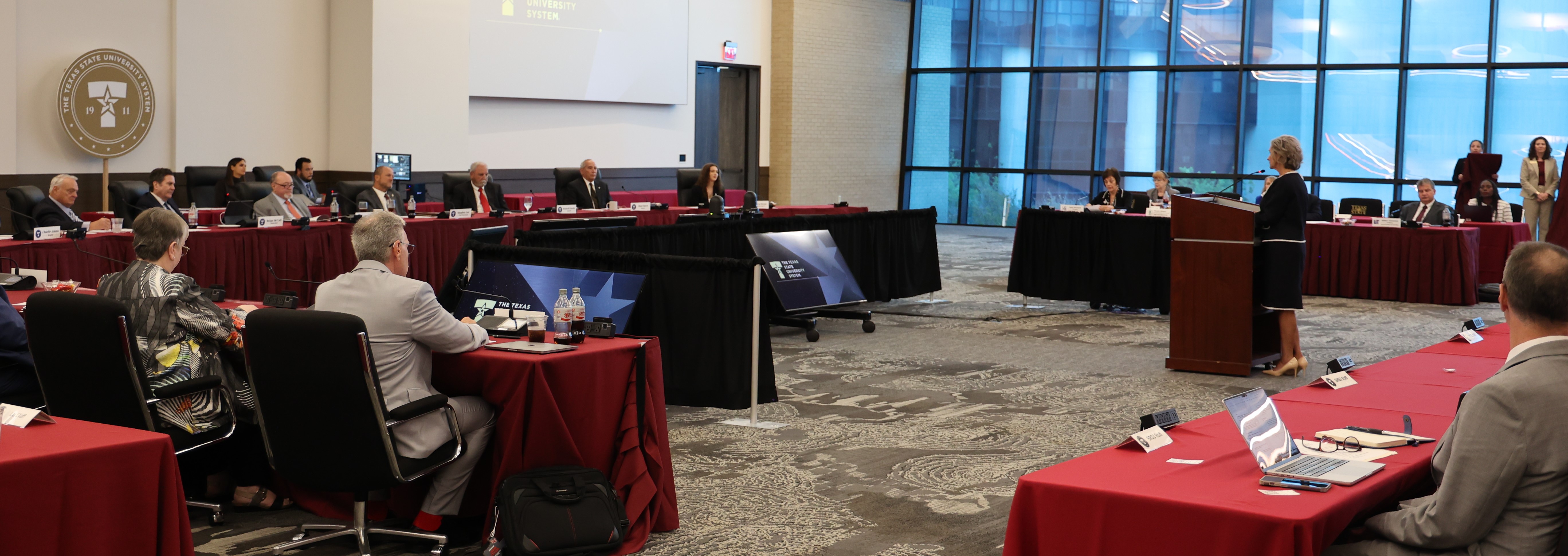 Dr. Elmore Addresses TSUS Board