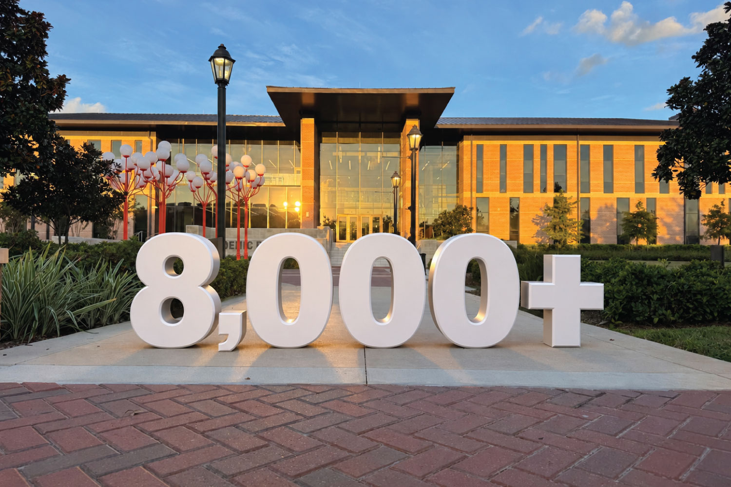 8,000+ in front of Academic Building