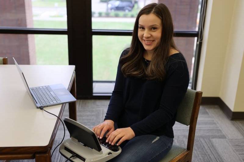 Baylee Richards, court reporting student