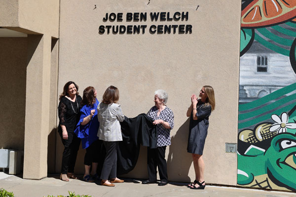 Joe Ben Welch family at dedication ceremony