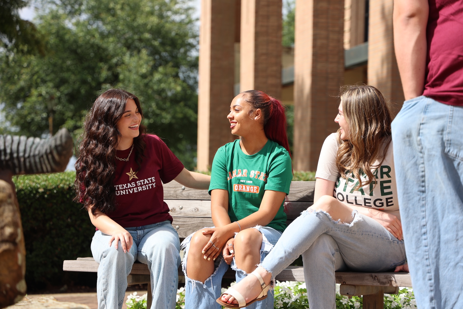 LSCO and TXST students sitting and talking together